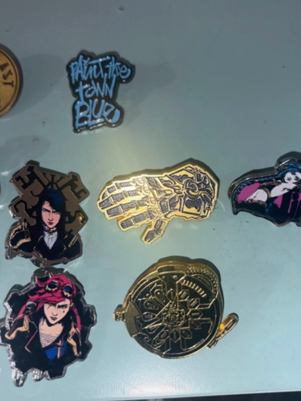 10 riot games pins
